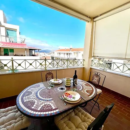 Nelmar شقة ألغيرو